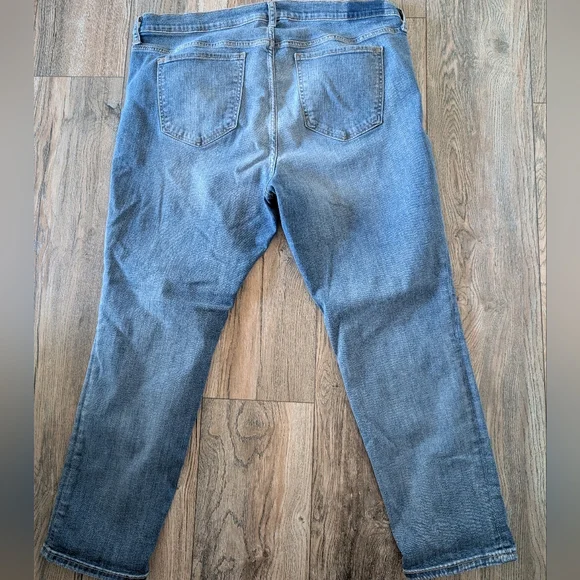 OLD NAVY Denim Jeans Boyfriend Straight Style Medium Wash Size 16 Regular - Picture 2 of 8